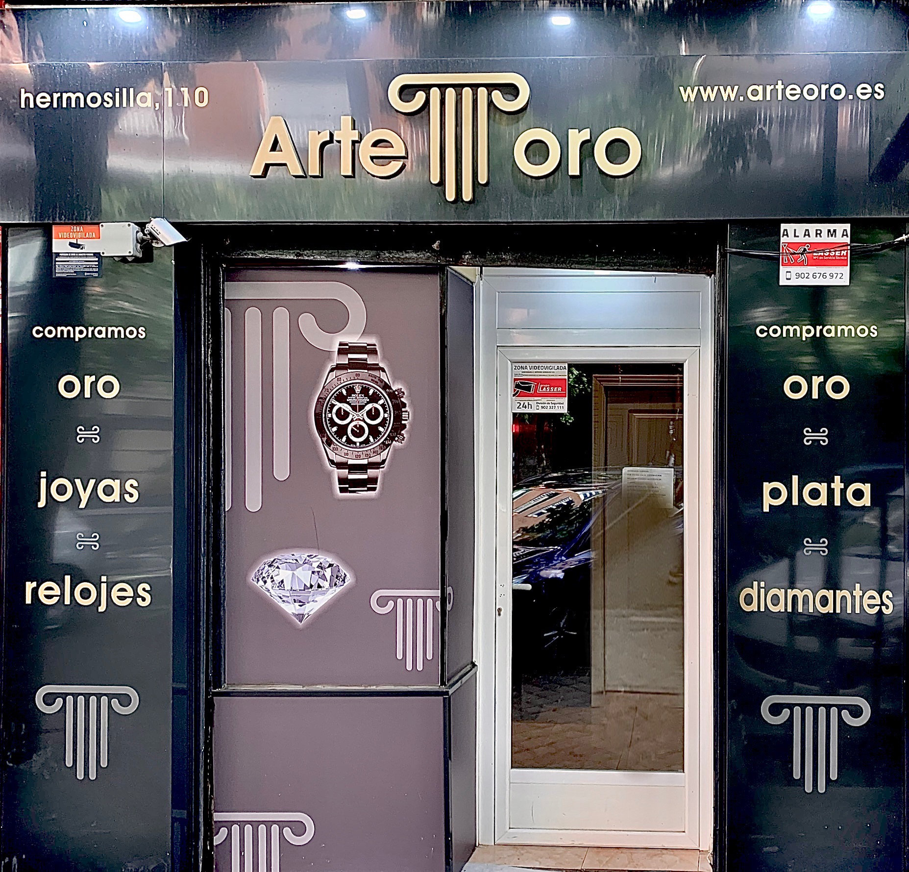 puerta del mejor compro oro de Madrid
